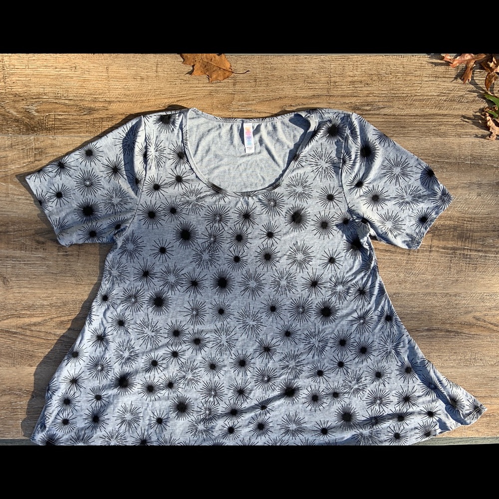 LuLaRoe Large Gray Shirt short sleeved